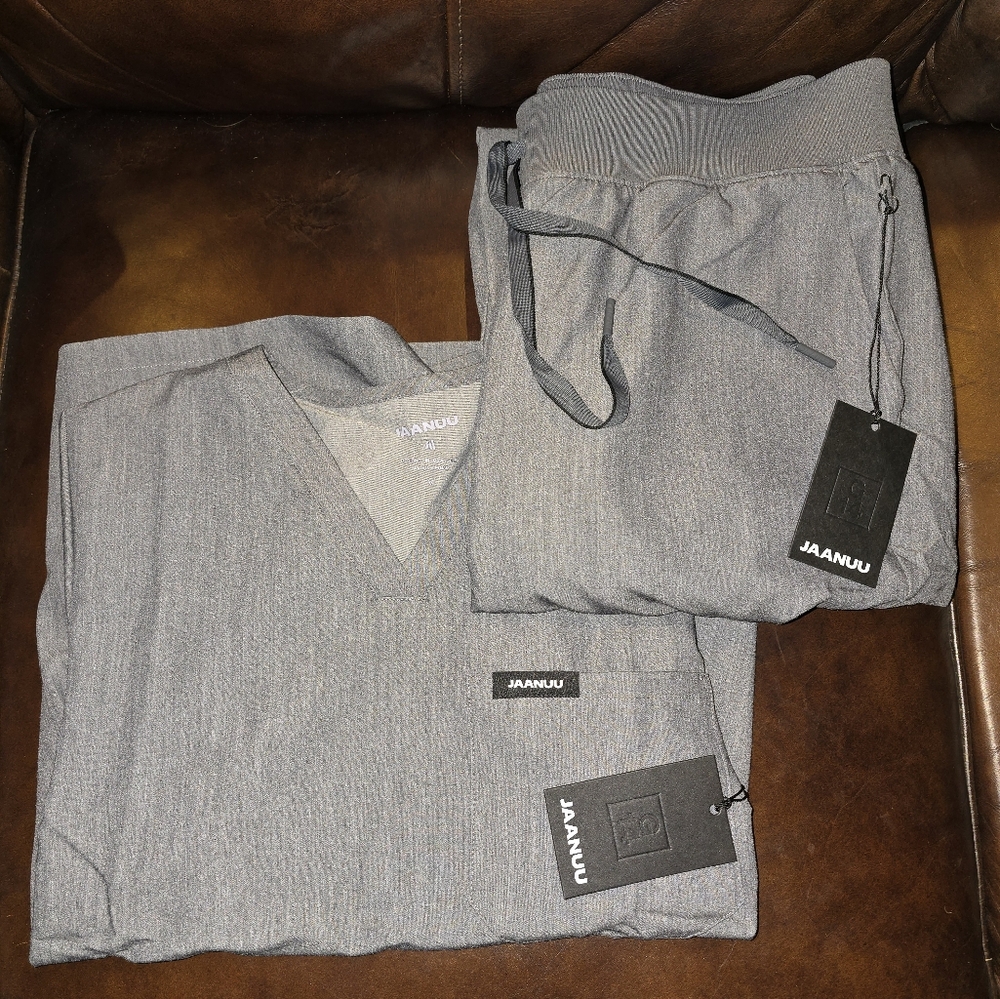 NWT Jaanuu Scrubs